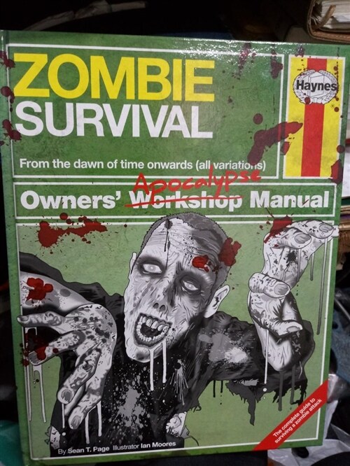 [중고] Zombie Survival Manual : The complete guide to surviving a zombie attack (Hardcover)