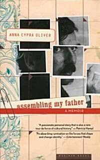 Assembling My Father: A Daughters Detective Story (Paperback)
