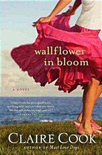 Wallflower in Bloom (Hardcover, Large Print)