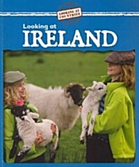 Looking at Ireland (Paperback)