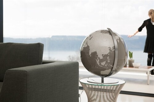Design-Globus mit Kristallglas-Kugel in individueller Wunschfarbe (RAL, PANTONE oder NCS Farbton angeben), 40 cm, Meridian und Fuß Edelstahl (Globe)