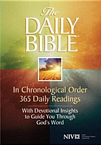 Daily Bible-NIV: In Chronological Order 365 Daily Readings with Devotional Insights to Guide You Through Gods Word (Paperback)