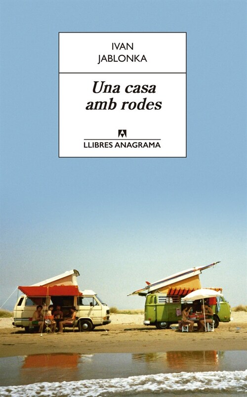 UNA CASA AMB RODES (Paperback)