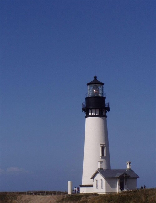 Yaquina Bay Lighthouse Journal: 100-page blank lined journal featuirng a photo of the Yaquina Bay Lighthouse (Paperback)