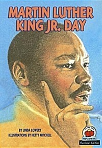 Martin Luther King Jr. Day (4 Paperback/1 CD) [With 4 Paperback Books] (Audio CD)