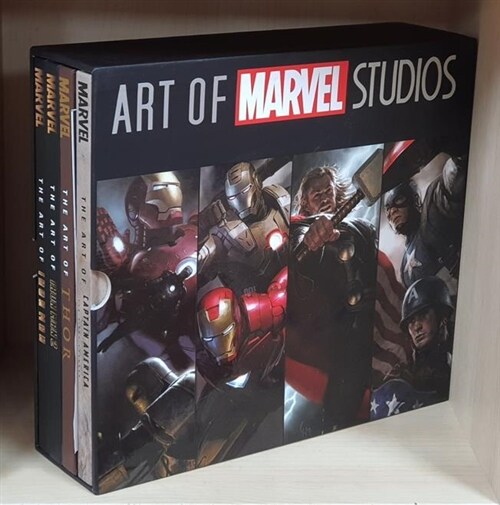 [중고] Art of Marvel Studios [With Limited Edition Avengers Movie Poster] (Boxed Set, Hardcover)