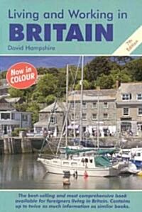 Living & Working in Britain (Paperback, 7th)