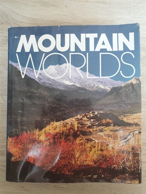 [중고] Mountain Worlds/Book and Map (Hardcover, Map)