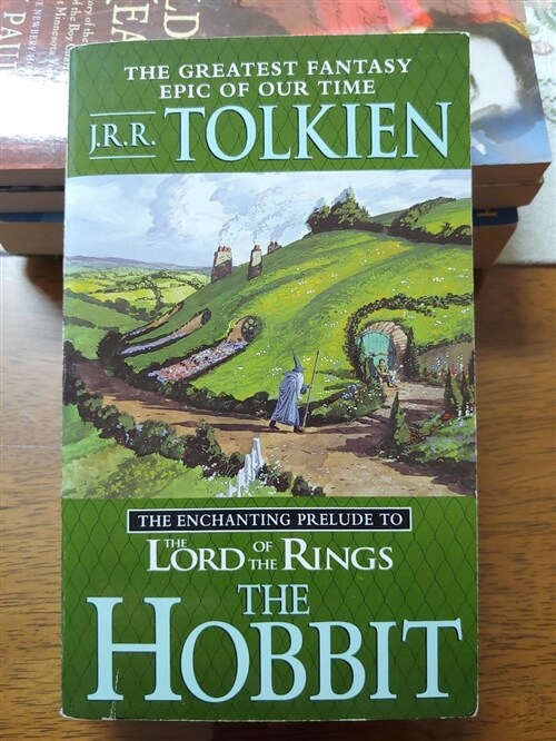 [중고] The Hobbit: The Enchanting Prelude to the Lord of the Rings (Mass Market Paperback)