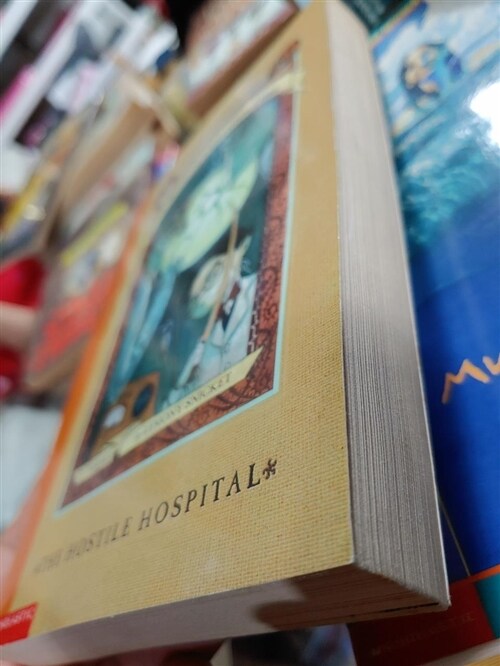 [중고] The Hostile Hospital (Hardcover, Deckle Edge)