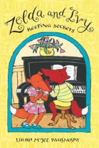 Zelda and Ivy: Keeping Secrets: Candlewick Sparks (Hardcover)