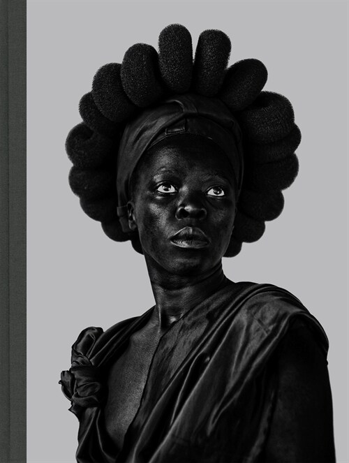 Zanele Muholi: Somnyama Ngonyama, Hail the Dark Lioness (Signed Edition) (Hardcover)