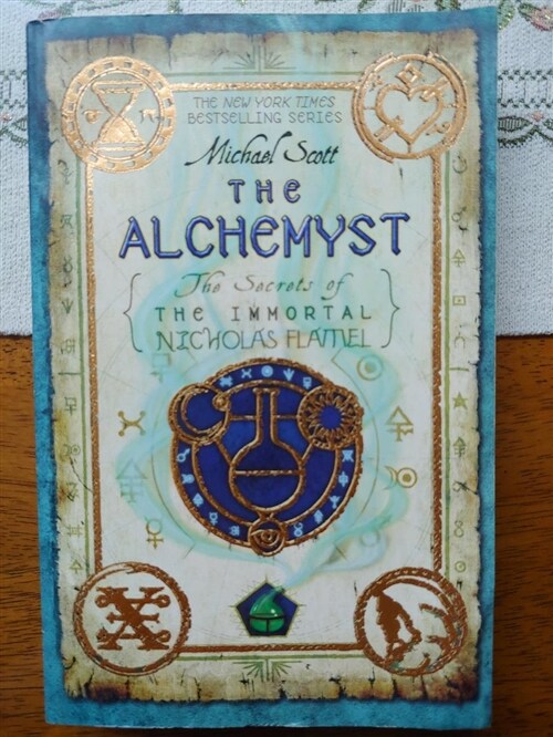 [중고] The Alchemyst (Paperback)