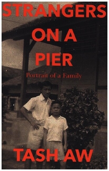 Strangers on a Pier : Portrait of a Family (Hardcover)