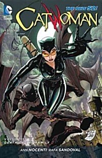 Catwoman Vol. 3: Death of the Family (the New 52) (Paperback, 52)