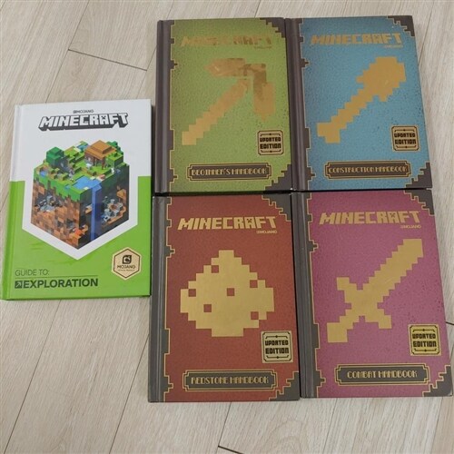 [중고] Minecraft: Beginner‘s Handbook - Updated Edition : An Official Minecraft Book from Mojang (Hardcover)
