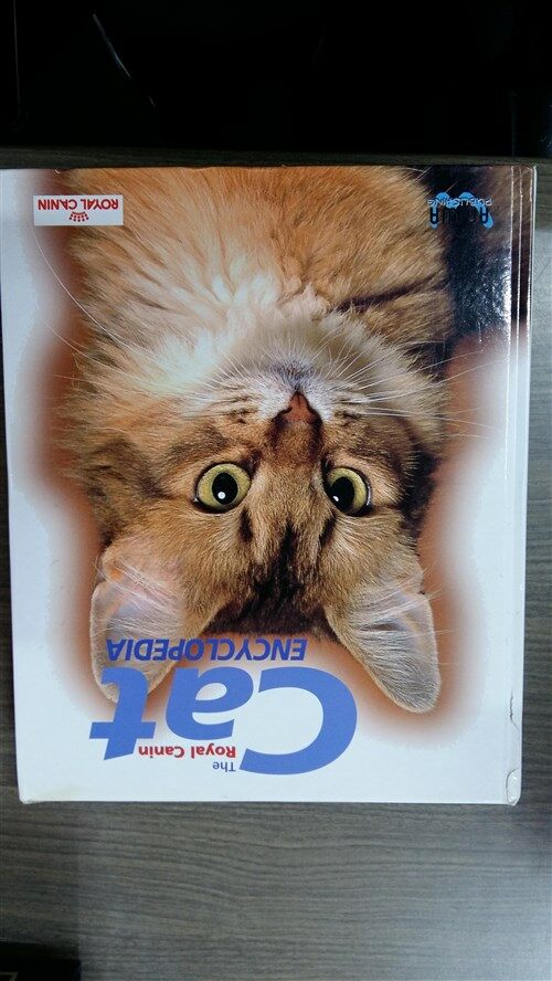 [중고] The Royal Canin Cat Encyclopedia /Hardcover  (1)