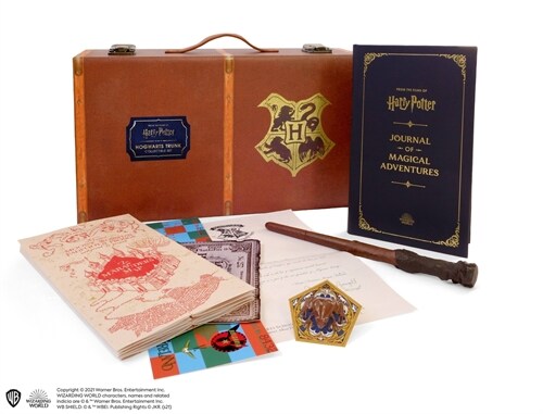 Harry Potter: Hogwarts Trunk Collectible Set (Package)