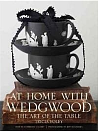 At Home With Wedgwood (Hardcover)