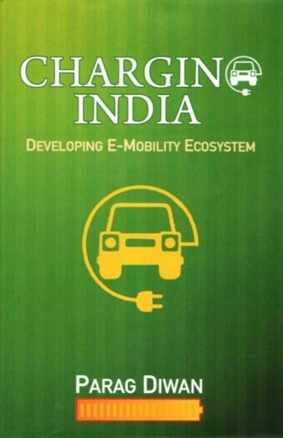 CHARGING INDIA (Hardcover)