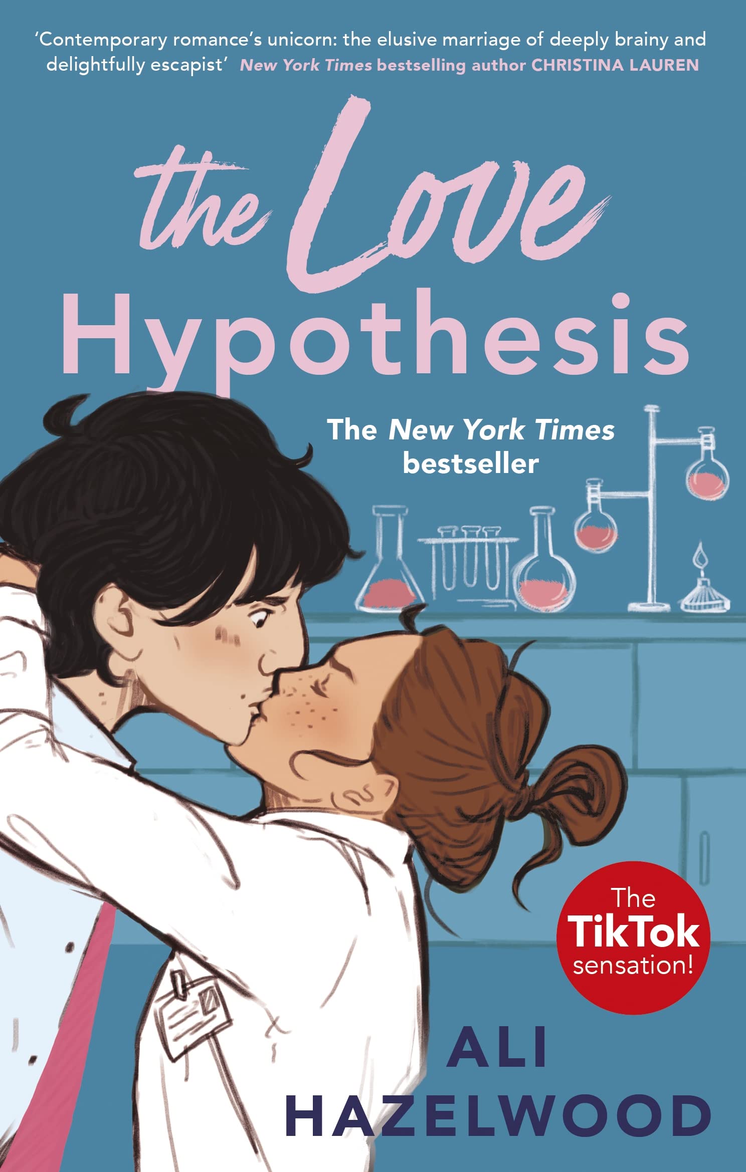 The Love Hypothesis : The Tiktok sensation and romcom of the year! (Paperback)
