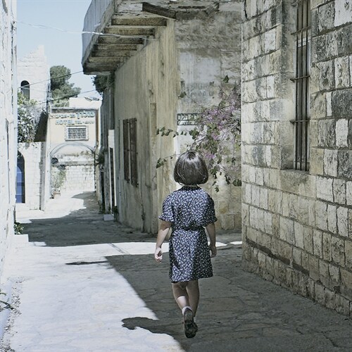And the Alley She Whitewashed in Light Blue: The Secret of All Those Timeless Places Where One Feels at Home (Hardcover)