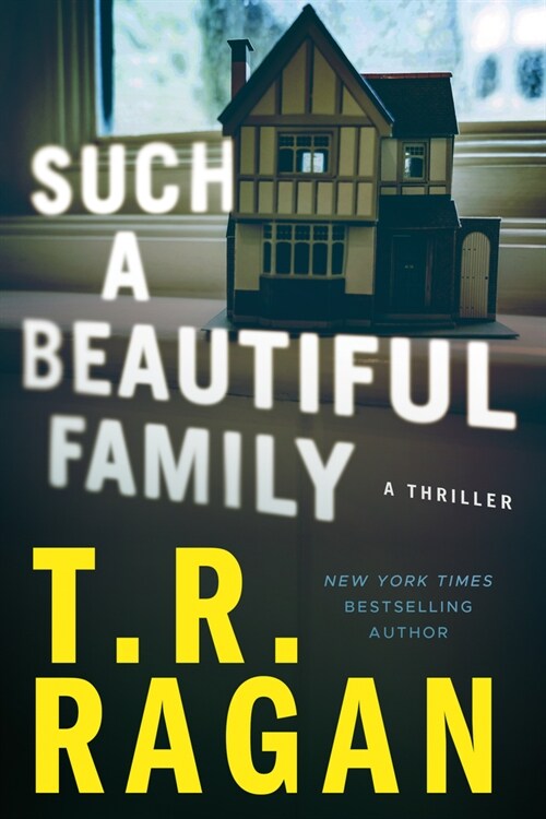 Such a Beautiful Family: A Thriller (Paperback)