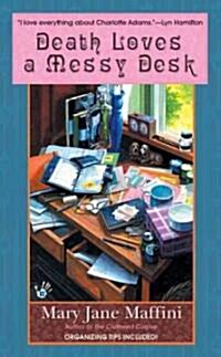 Death Loves a Messy Desk (Mass Market Paperback)