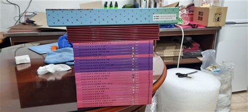 [중고]  웅진 어린이수학동화 본책 25권, 워크북 9권, 교구세트 2종