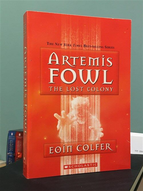 [중고] Artemis Fowl: the Lost Colony (School & Library, Deckle Edge)