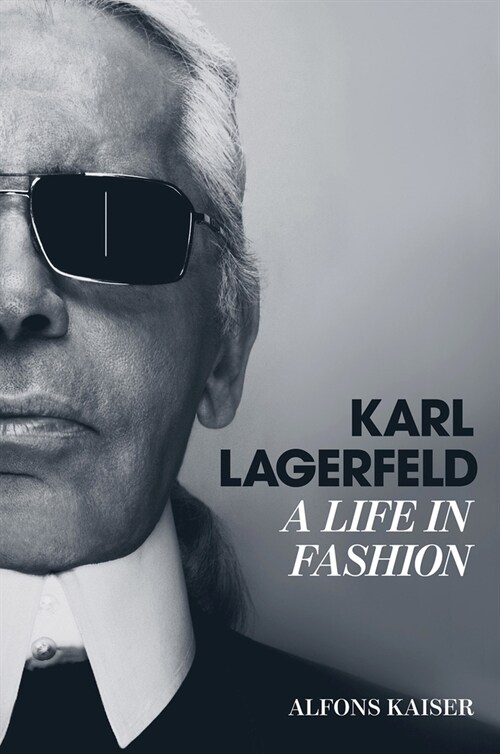 Karl Lagerfeld: A Life in Fashion (Paperback)