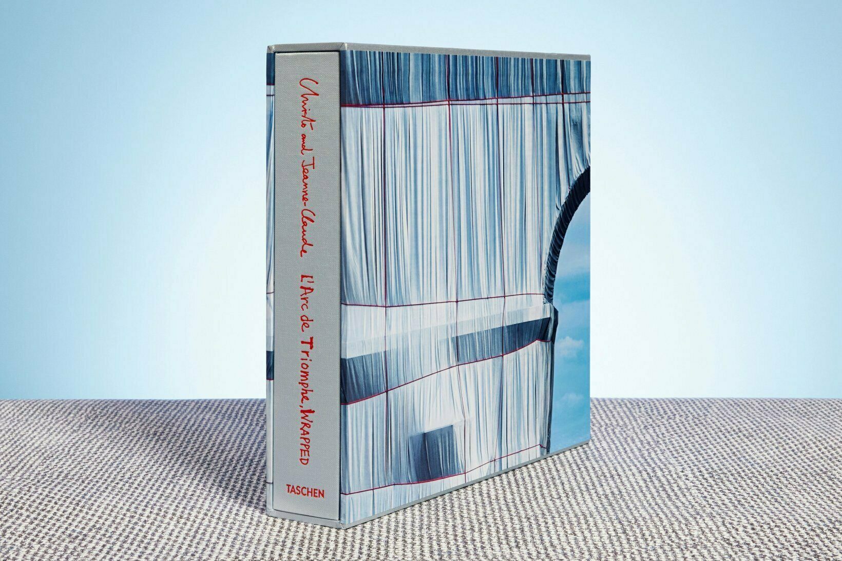Christo and Jeanne-Claude. LArc de Triomphe, Wrapped, Paris. Collector’s Edition (Hardcover, Limited Edition )