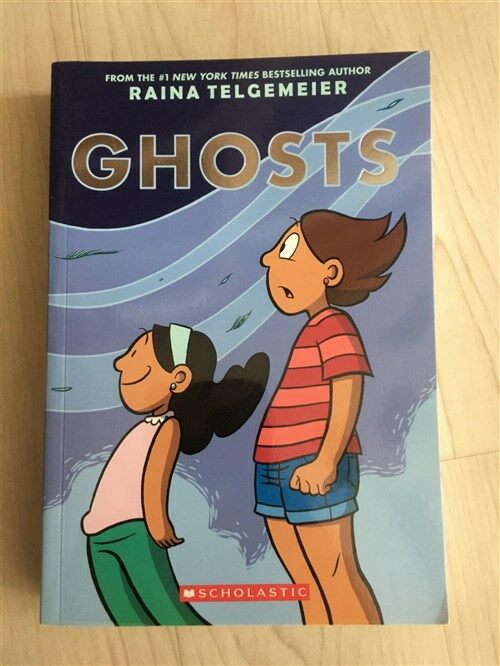 [중고] Ghosts: A Graphic Novel (Paperback)
