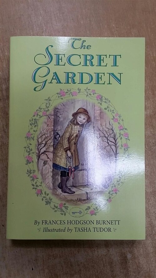 [중고] The Secret Garden: Special Edition with Tasha Tudor Art and Bonus Materials (Paperback)
