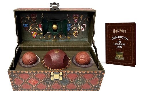 Harry Potter Collectible Quidditch Set (Includes Removeable Golden Snitch!) (Kit )