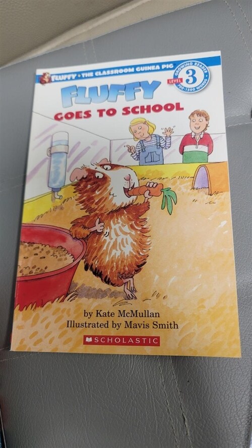 [중고] Scholastic Reader Level 3: Fluffy Goes to School (Paperback)