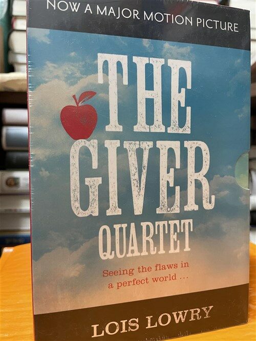 [중고] The Giver Boxed Set: The Giver, Gathering Blue, Messenger, Son (Package)