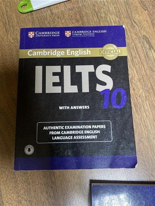 [중고] Cambridge IELTS 10 : Student‘s Book with Answers (Paperback + Audio)