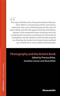 Photography and the Artists Book (Paperback)