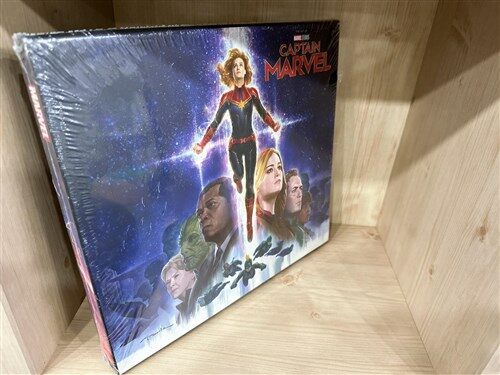 [중고] Marvel‘s Captain Marvel: The Art of the Movie Slipcase (Hardcover)