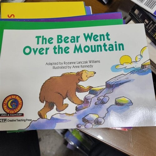 [중고] Bear Went Over the Mountain (Paperback)