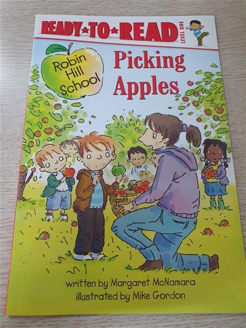 [중고] Picking Apples (Paperback)