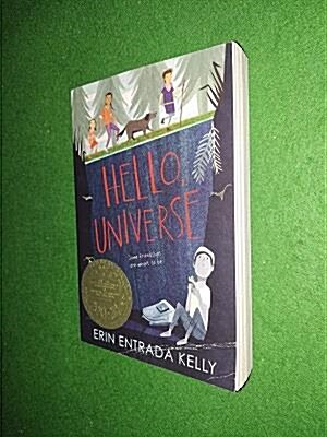 [중고] Hello, Universe: A Newbery Award Winner (Paperback)
