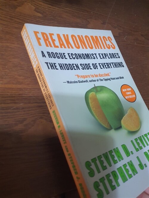 [중고] Freakonomics (Paperback)