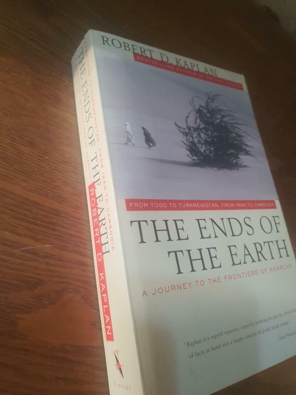 [중고] The Ends of the Earth: From Togo to Turkmenistan, from Iran to Cambodia, a Journey to the Frontiers of Anarchy (Paperback)