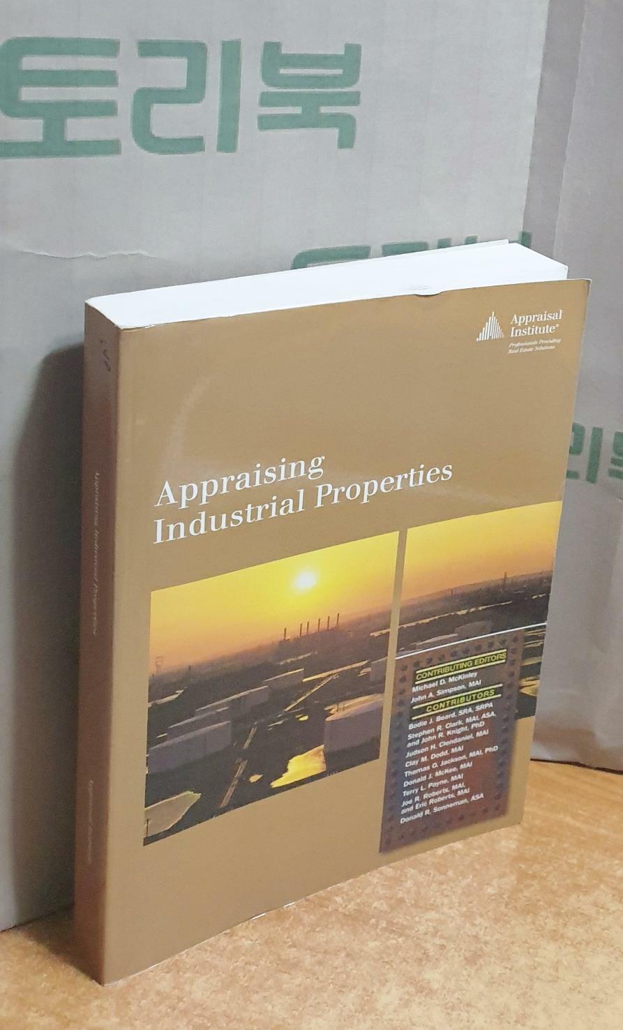 [중고] Appraising Industrial Properties (Paperback)