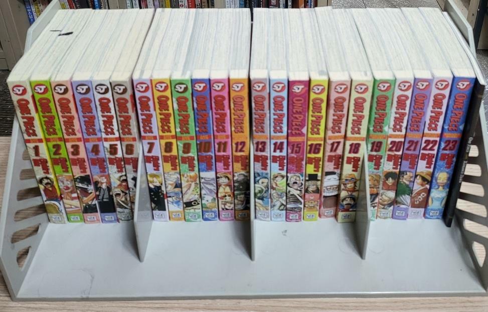 [중고] One Piece Box Set 1: East Blue and Baroque Works: Volumes 1-23 with Premium (Boxed Set, Original)