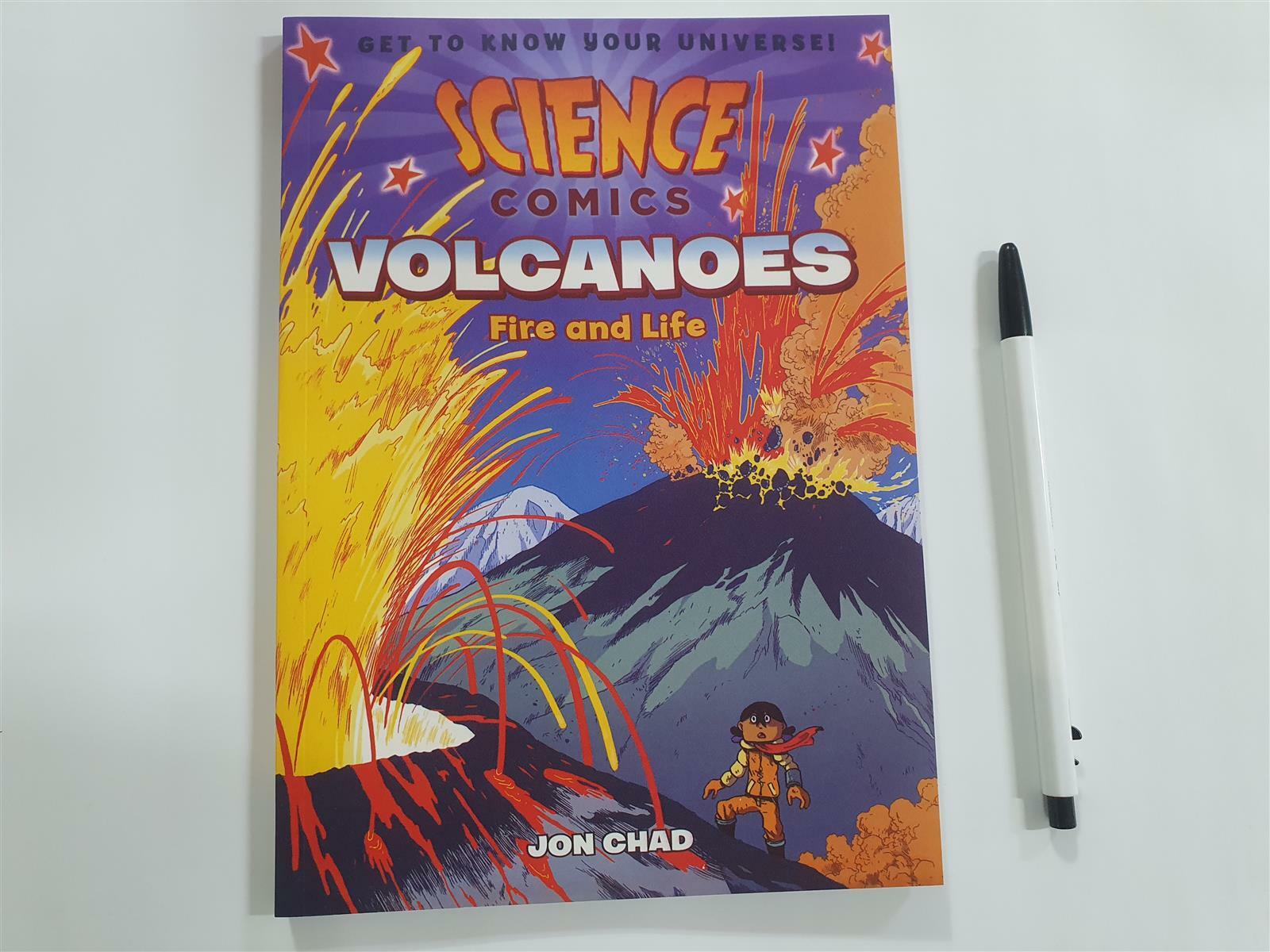 [중고] Science Comics: Volcanoes: Fire and Life (Paperback)
