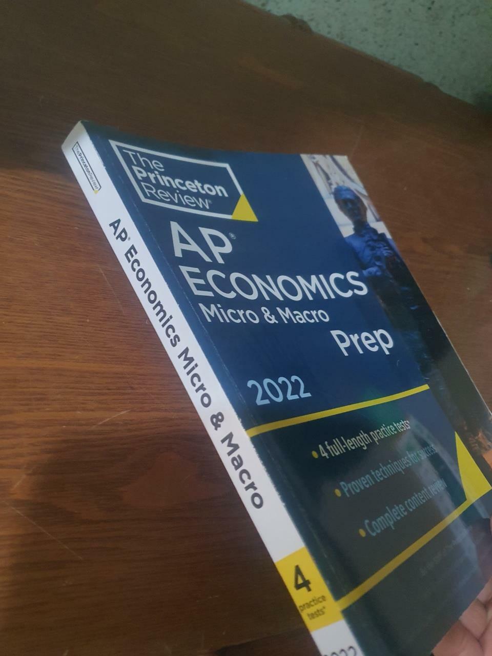 [중고] Princeton Review AP Economics Micro & Macro Prep, 2022: 4 Practice Tests + Complete Content Review + Strategies & Techniques (Paperback)
