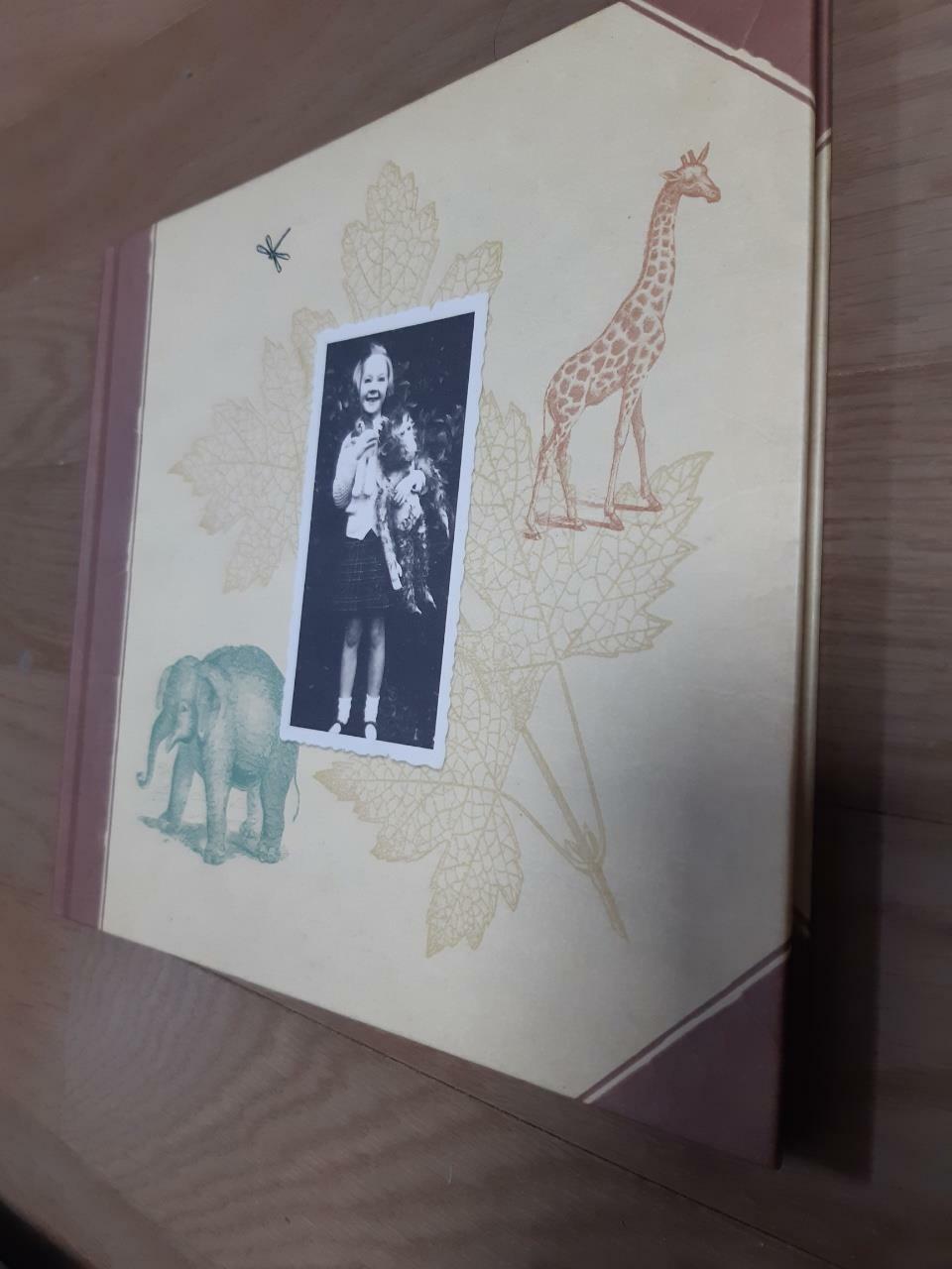 [중고] Me . . . Jane (Caldecott Honor Book) (Hardcover)